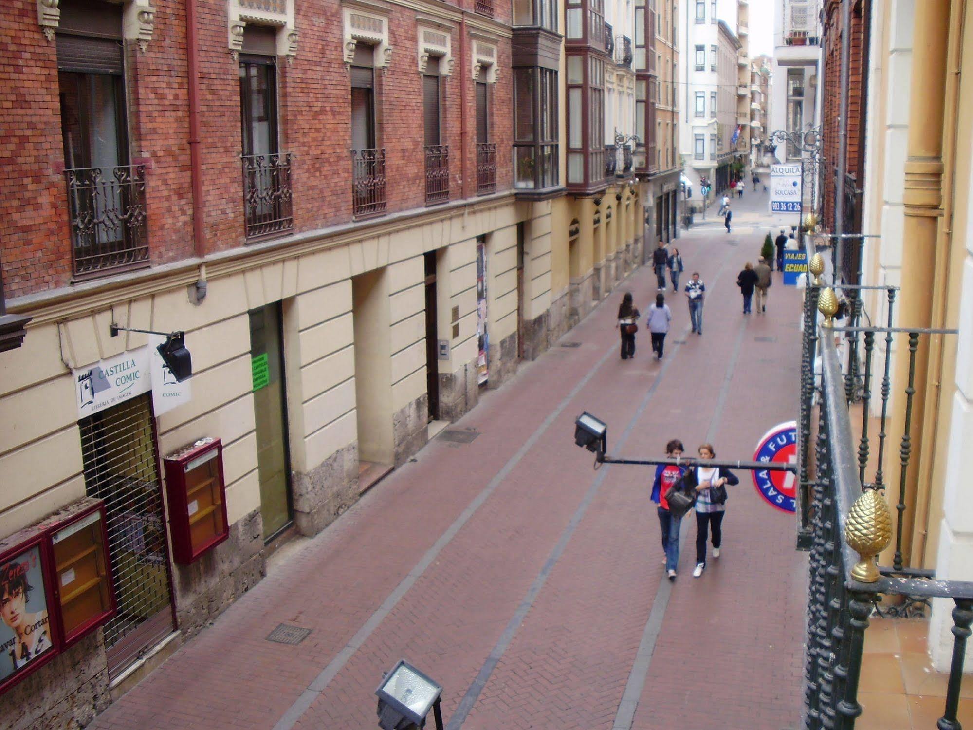Apartamentos Boutique Catedral Valladolid Bagian luar foto
